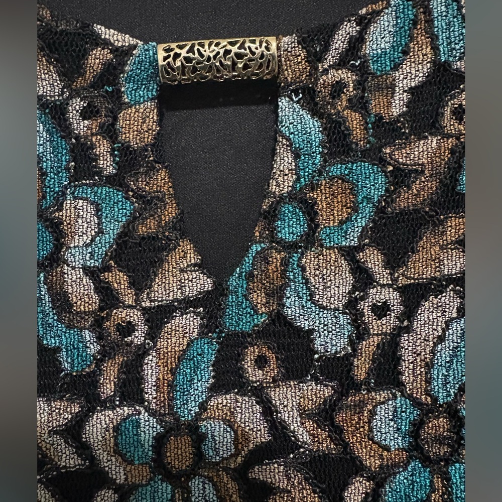 Floral Patterned Women's Top - Picture 4 of 6